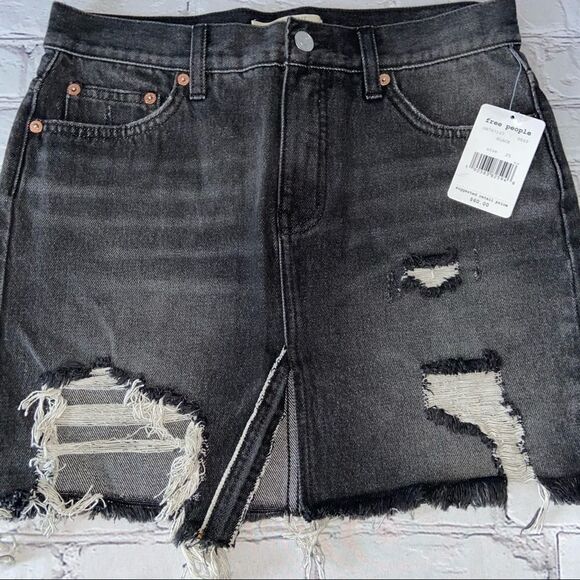 Free People RELAXED AND DESTROYED Denim Skirt NWT Size 25 - Picture 4 of 6